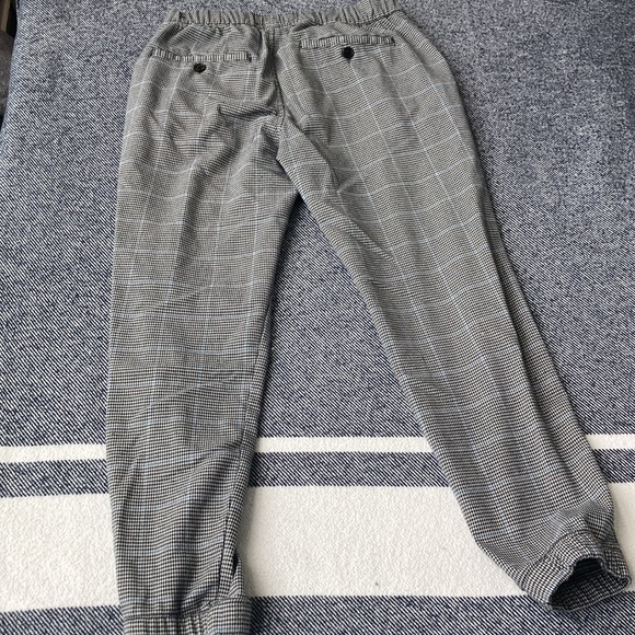 Abercrombie and Fitch Plaid Joggers - Picture 3 of 3